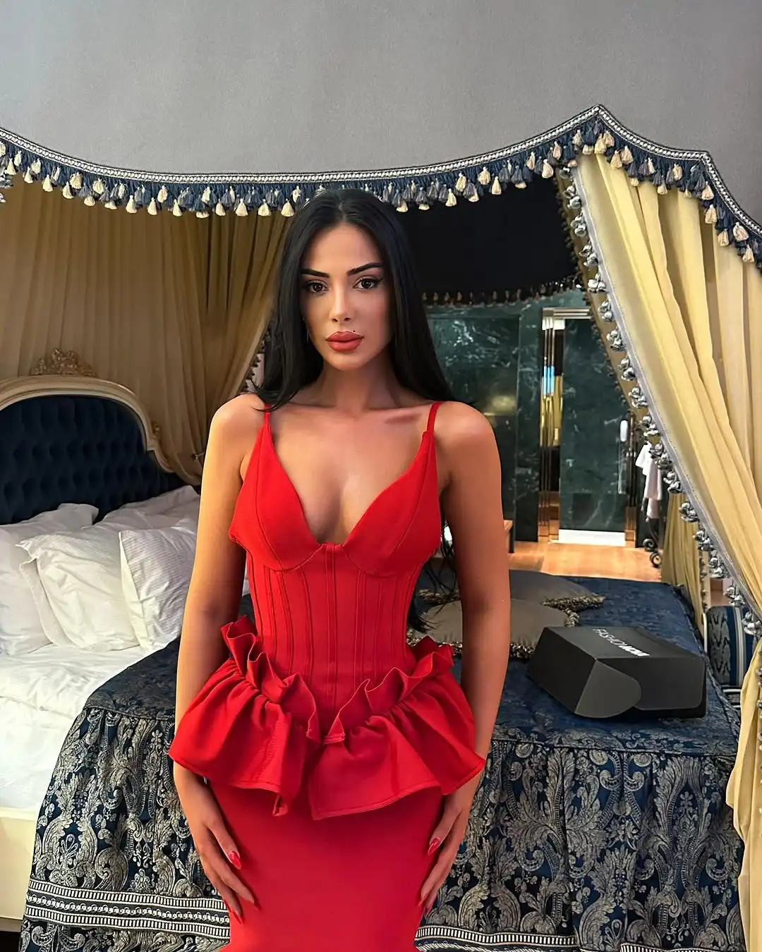 New Summer Women Sleeveless Sexy Strap V-Neck Shinning Crystal Bodycon Long Bandage Dress Celebrate Evening Party Outfit