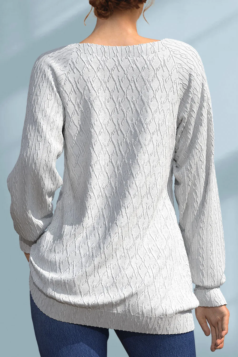 Рисунок 3 - Повседневный белый вязаный свитер
