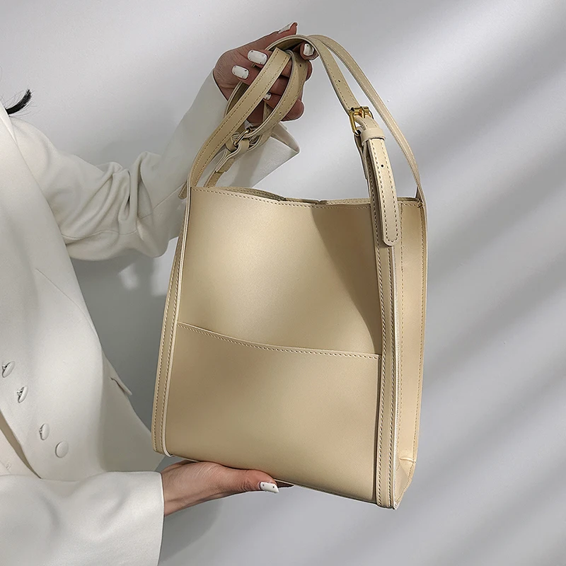 

Новинка 2024, женская сумка из высококачественной искусственной кожи на молнии с магнитной пряжкой, Вместительная деловая Повседневная сумка через плечо, бесплатная доставка