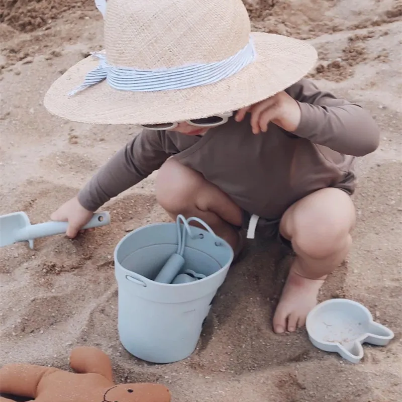 Kids Silicone Beach Toys for Kids Baby Sandbox Beach Toy Set with Bucket Shovel Other Accessories Water Game Play Outdoor Toy 2