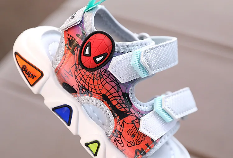 child shoes girl New Disney  cute boys spiderman sandals with light princess kids soft shoes Europe size 21-30 leather girl in boots