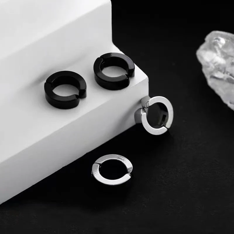 Clip Earrings 1 Pairs of Magnetic Clip Earrings Stainless Steel Stud Earrings for Men Women Black CZ Magnet Non-piercing Clip Earring Set