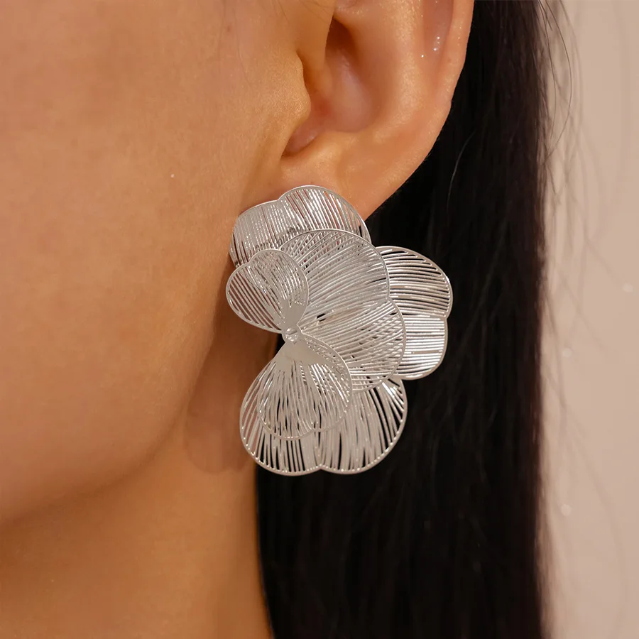 Elegant Multi Layer Metal Petal Flower Stud Earrings for Women Creative Gold Color Hollow Floral Piercing Earrings Jewelry Gifts