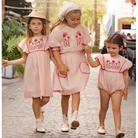 Collection AP Venice Pink SS26, robe à manches volantes brodée de fleurs pour filles, adorable combinaison pour bébé, ensemble de vêtements en lin et coton 5