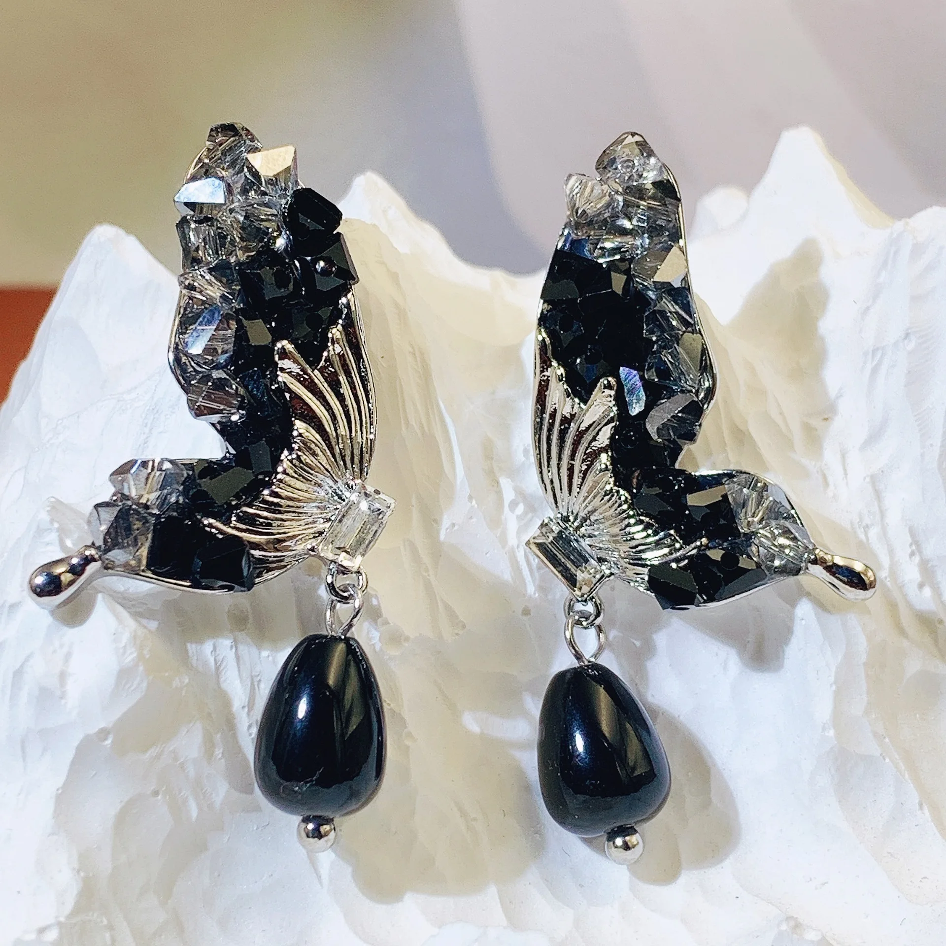 

New Butterfly Water Drop Small Eardrops High Class Elegant Earrings