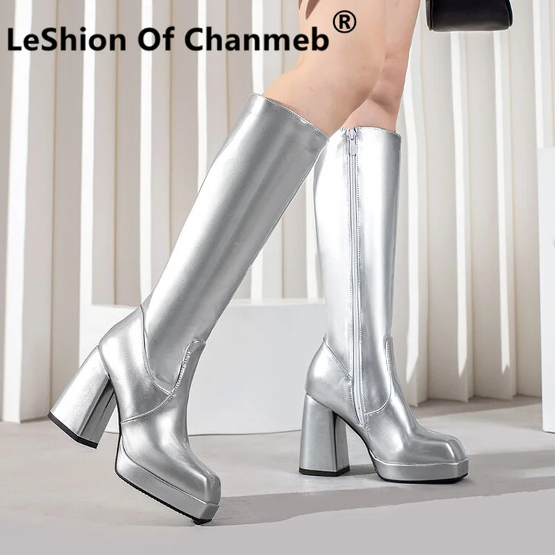 

Сапоги женские LeShion из лакированной кожи, на высоком каблуке, с квадратным носком, на застежке, серебристые и золотистые, 2022