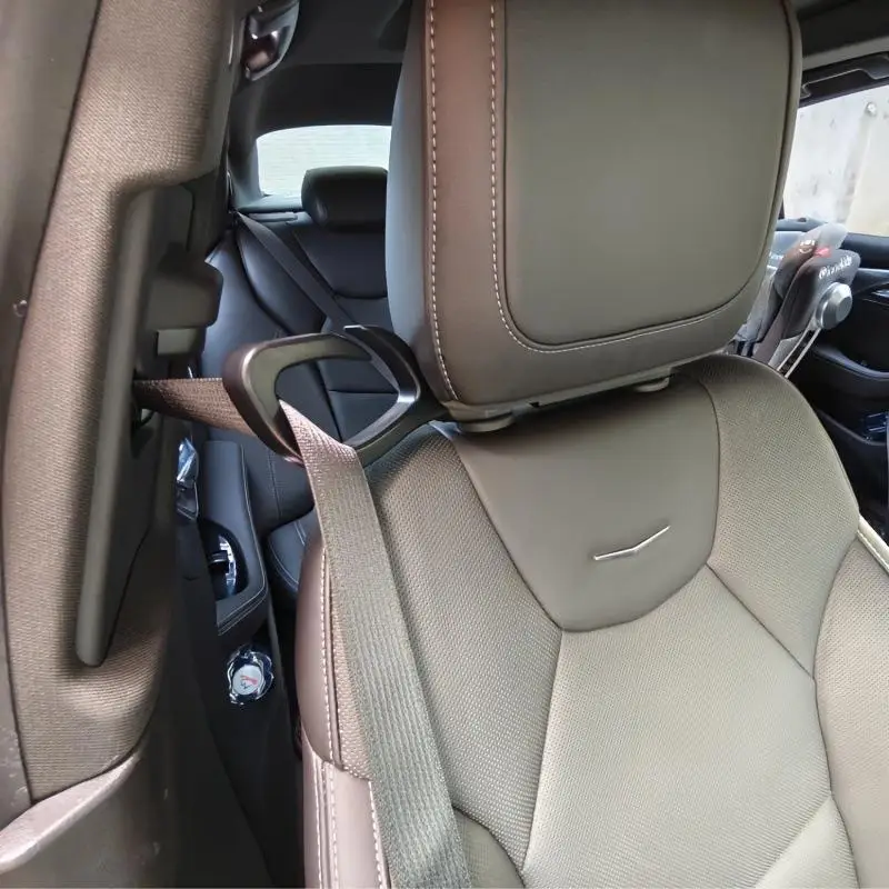 Gancio Universale per Cintura di Sicurezza Auto, Clip di Stoccaggio in ABS Durevole per Borsa e Bottiglia, Ideale per Viaggi in Famiglia - immagine 2