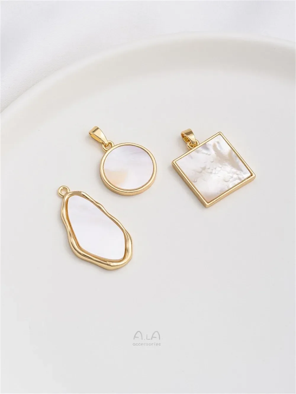 14K 금 채워진 끈적한 천연 쉘 사각형 행태그, 원형 불규칙한 타원형 참 펜던트, DIY 쥬얼리 액세서리 K589