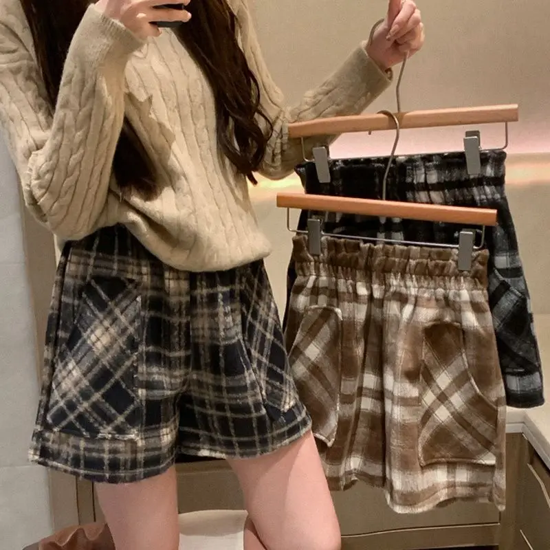 Woolen All Season Wearable Plaid  Shorts With Pocket Women All-Match Ladies High Waist Loose Casual Vintage Warm