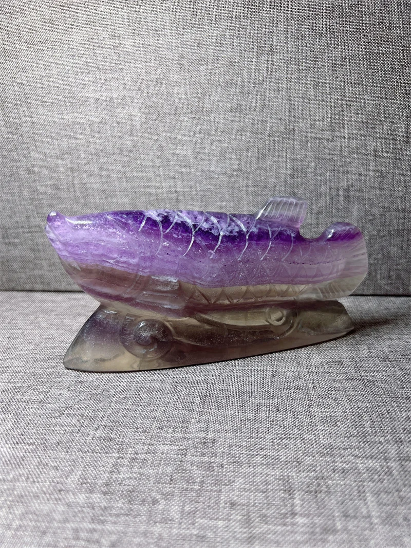 

Natural Fluorite Arowana Carving Free Form Crystal QSea Stone Mineral Madagascar Healing Palm Workmanship Ornament Chip Natu