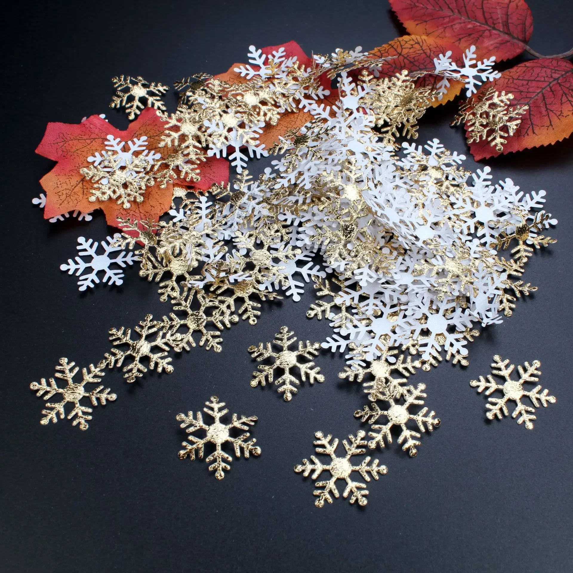 Christmas Decorations 300pcs 3mm Christmas Decorations Snowflakes Wedding Parties DIY Fake Snowflakes