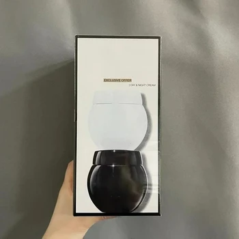 Crema viso giorno e notte, strumento per il trucco