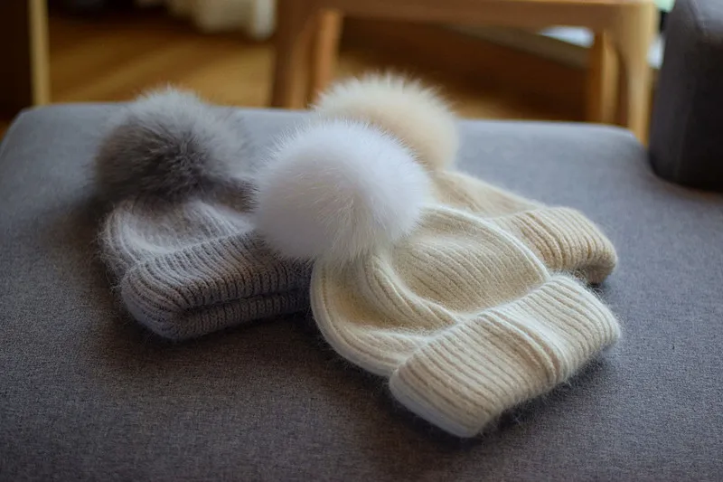 Winter Women's Real Fox Fur Pom-Pom Knitted Beanie Cap with Rabbit Fur Trim and Cashmere Touch