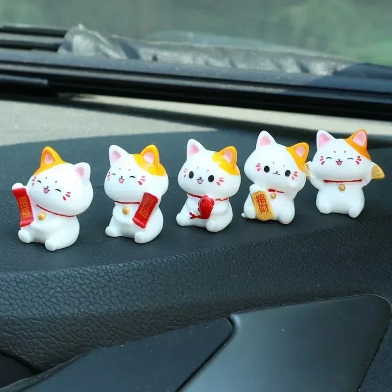 5/7pcs Car Lucky Cat Ornaments Car Dashboard Center Console Cute Resin Maneki-Neko Auto Interior DIY Decoration Accessories