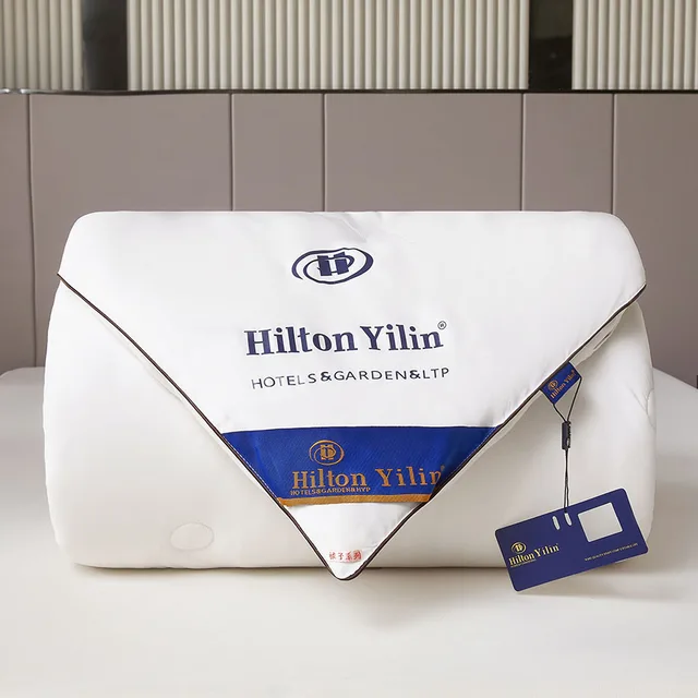 Luxury Hotel Comforter – Soft, Fluffy & All-Season Quilt