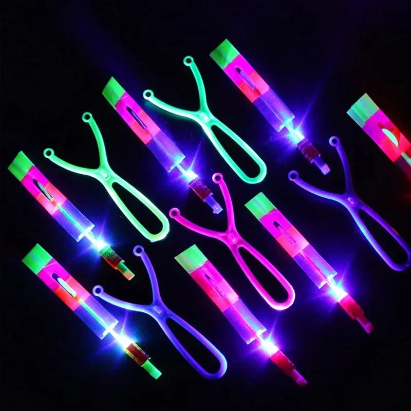 Set De 48 Helicópteros Flecha Voladores Con Luz LED – Catapulta Elástica, Color Aleatorio, Juguetes Al Aire Libre Para Niños Y Perros, Fáciles De Montar