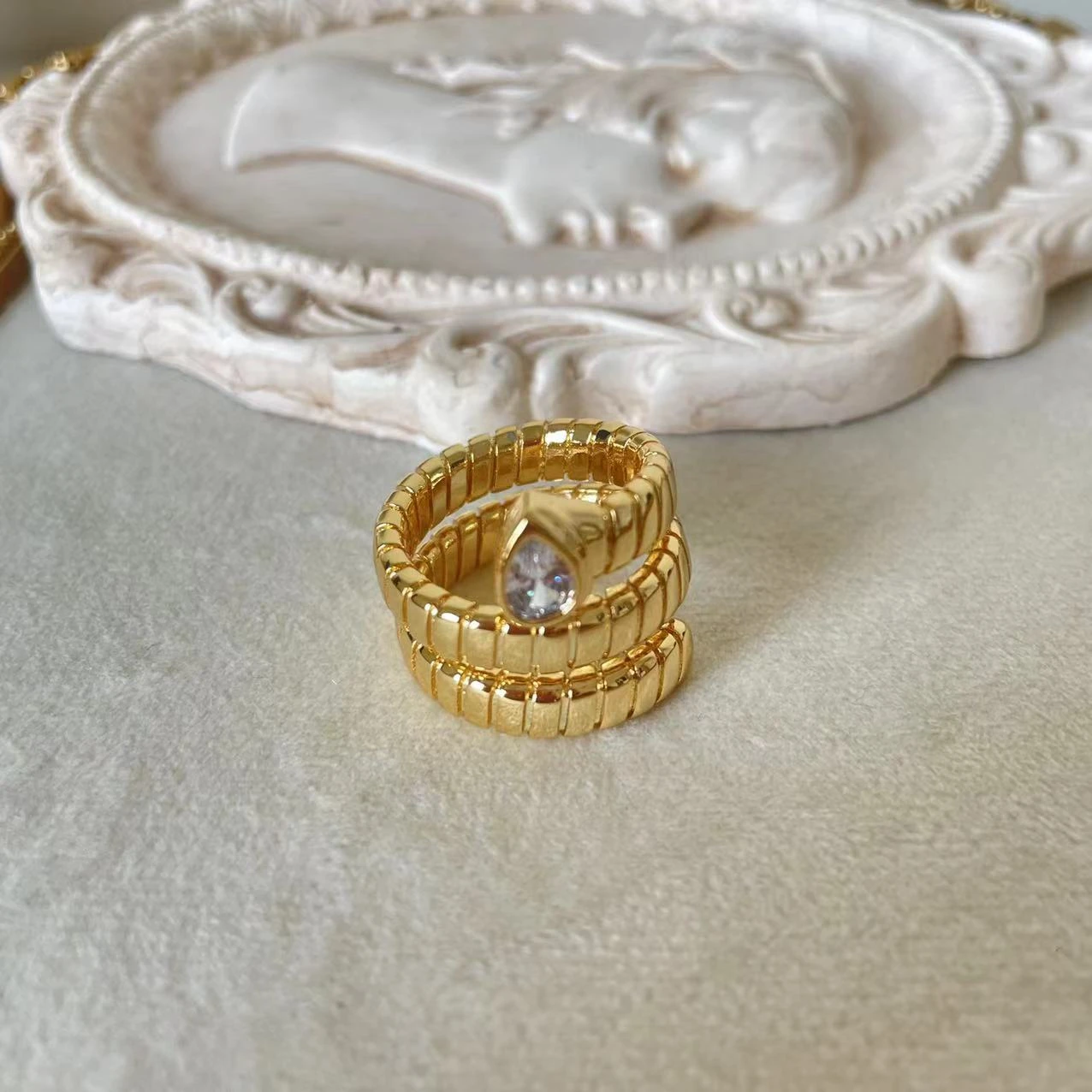 BVLG Luxury Designer Vintage Style Classic Ins Hot Snake Finger Band