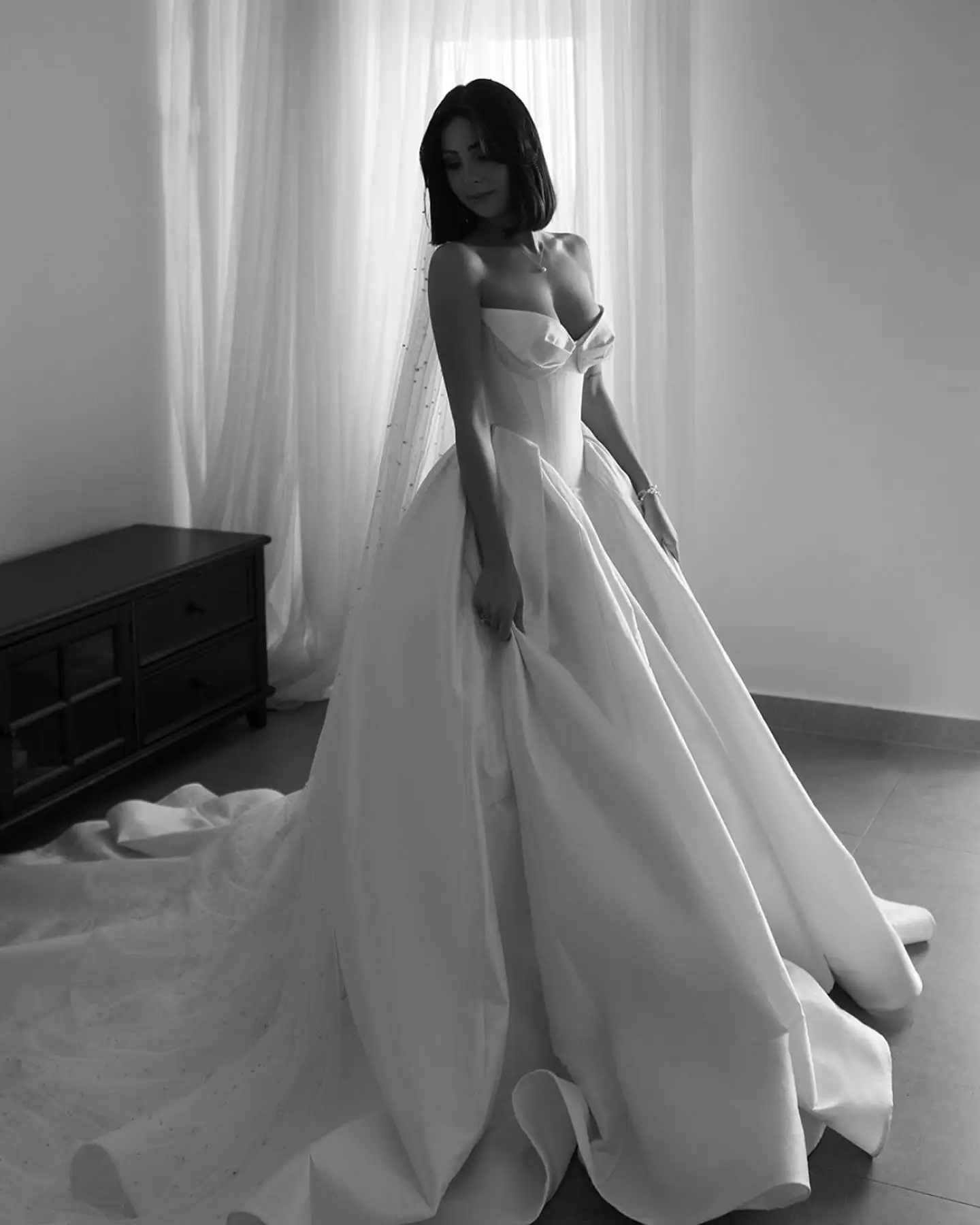 

Женское атласное свадебное платье, блестящее платье, собранное в виде принцессы