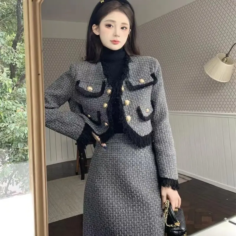 

Women's Autumn/winter Small Fragrance Style Tassel Tweed Blazers Skirt Set Vintage Tweed V-neck Suit Jacket Skirt Two-piece Set