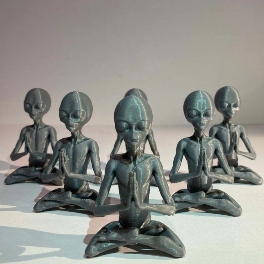 Meditating Alien Statue Cosplay Sitting Posture Resin Outdoor Garden Art Craft Ornament Sculpture Halloween Decoration Figurines lovely angel girl with guardian wing figurines hand carved resin statue mini sculpture for religious ornaments home decoration