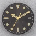Hands dial 7