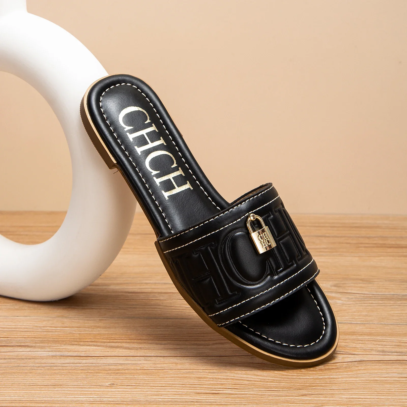 شباشب نسائية فاخرة جلد طبيعي