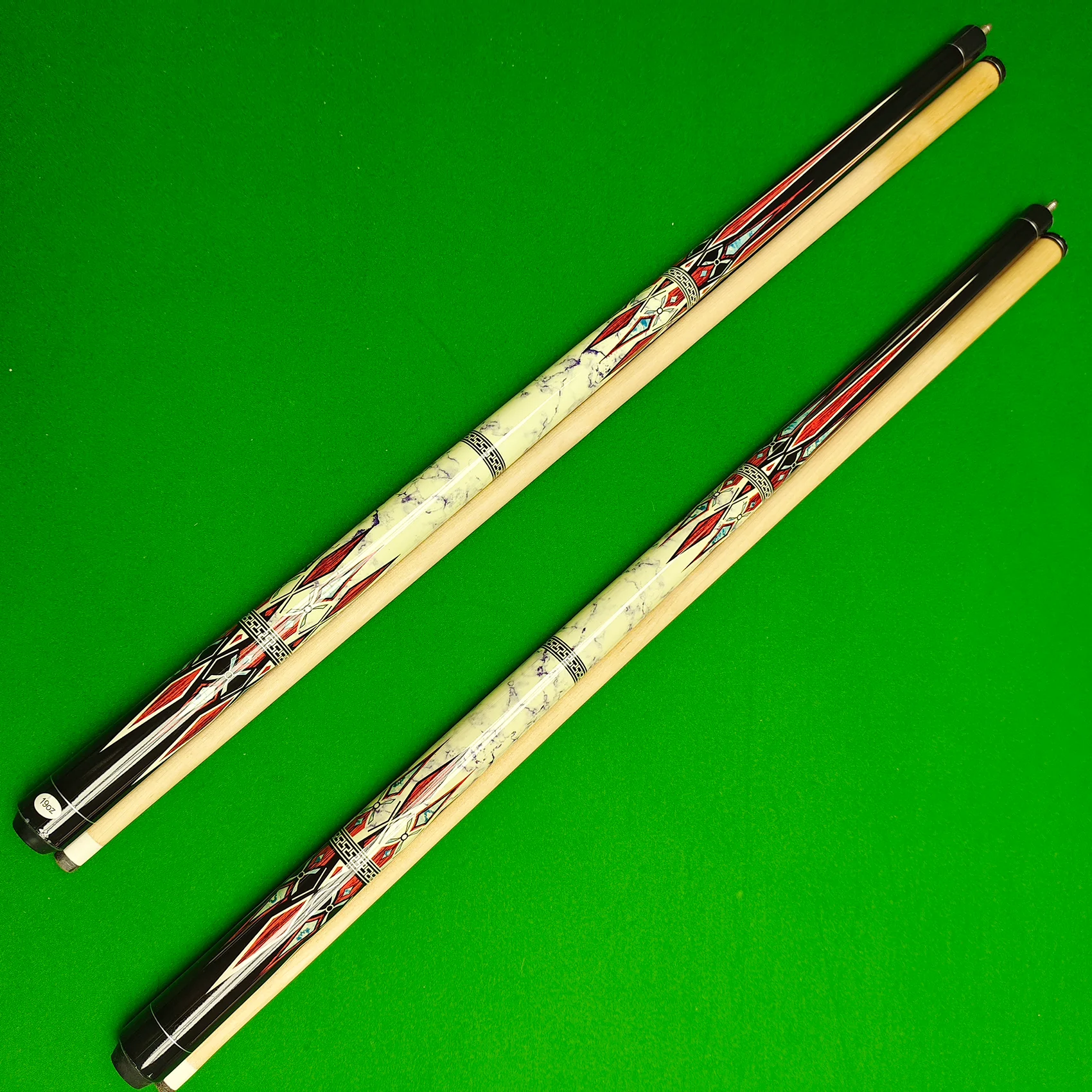 

Popular Center Joint 2pc Structure Billiard Games Rod Maple Hot Taco De Billar 13mm Tips 147CM 19oz Pool Cue