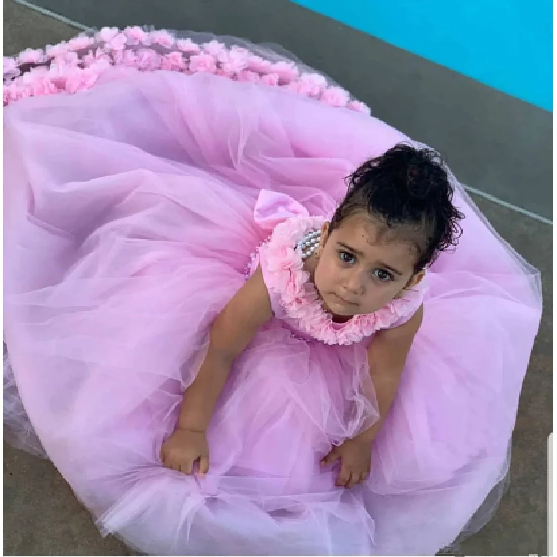 

Gorgeous Pink Sleeveless Tulle Flower Girl Dress with Pearls 3D Floral Appliques Backless Lovely Birthday Party Gowns Communion