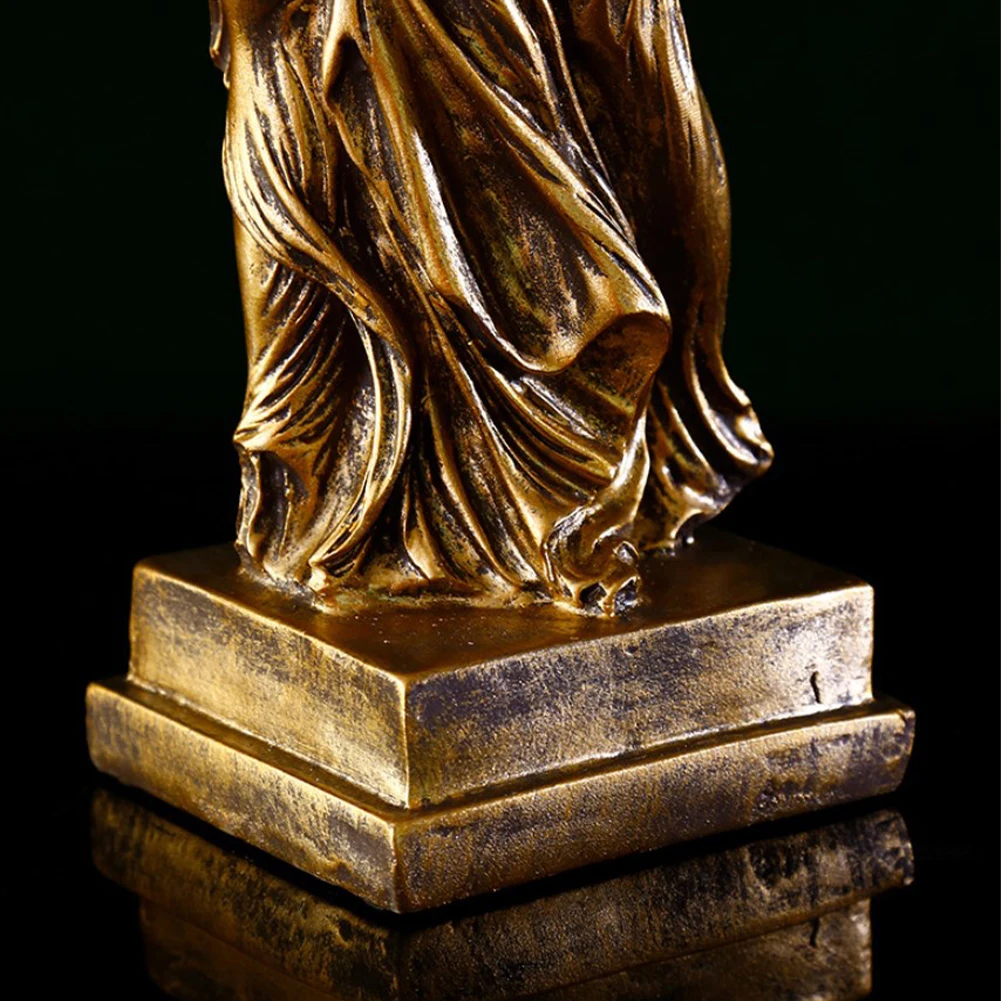 

New Practical Victory Goddess Sculpture Figurines Resin Statues Winged Victory Desktop Ornament European Style