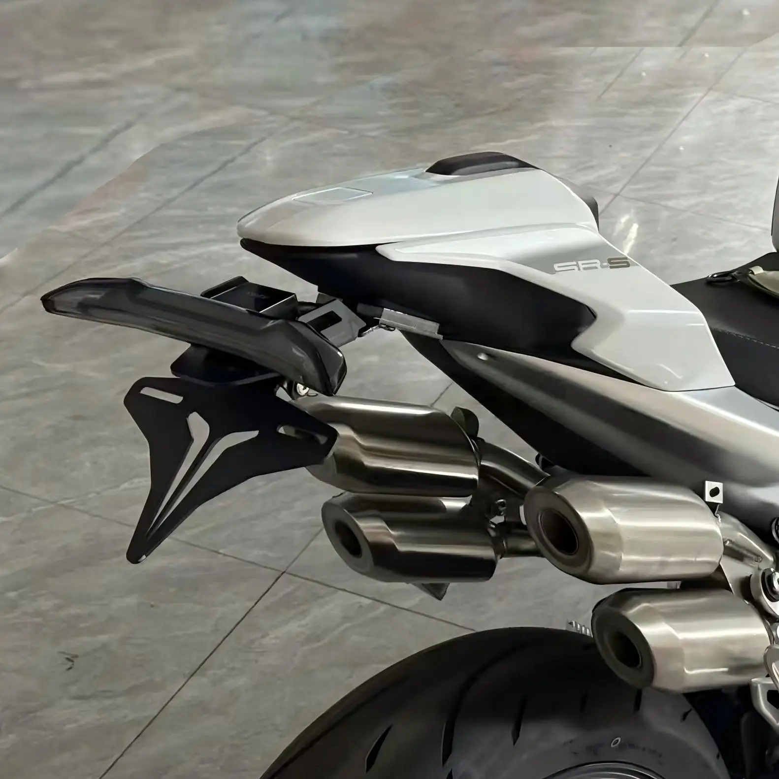 CFMOTO750SR 개조용 숏테일 번호판 브래킷 접이식 숏테일 순정 차량 몰드프리 설치 액세서리