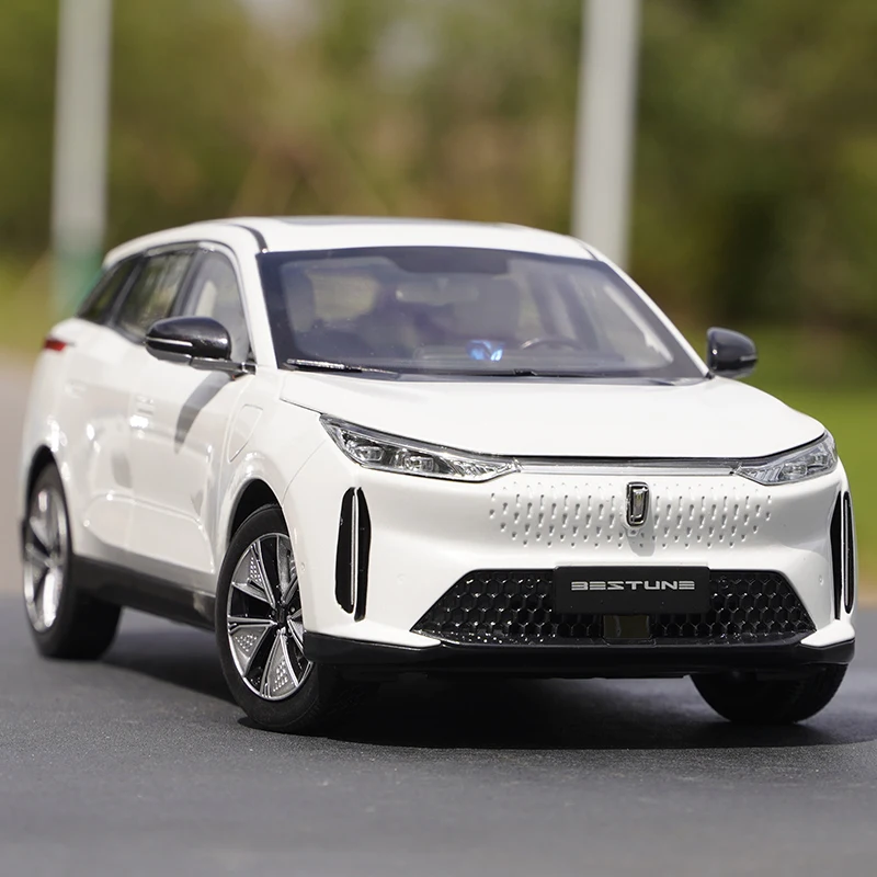 

1/18 Diecasts Besturn E01 New Energy Model Alloy Car Kids Toys For Boys Children Toys