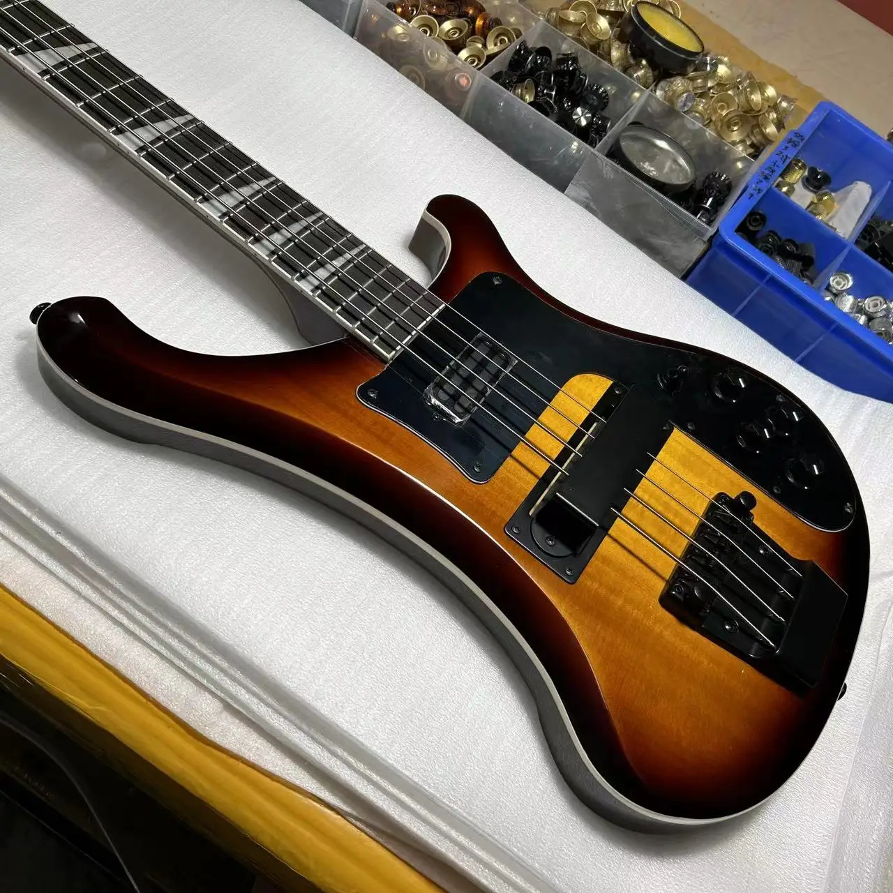 Rickenbacker 4003 Chitarra Elettrica, Basso, Corpo In Tiglio, Colore Vintage Sunburst, Tastiera In Palissandro, Nave Libera Гитара