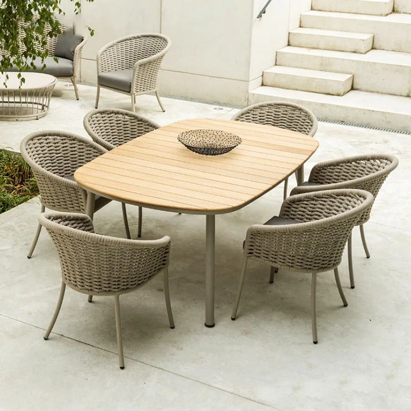 Рисунок 3 - Уличный стол и стул