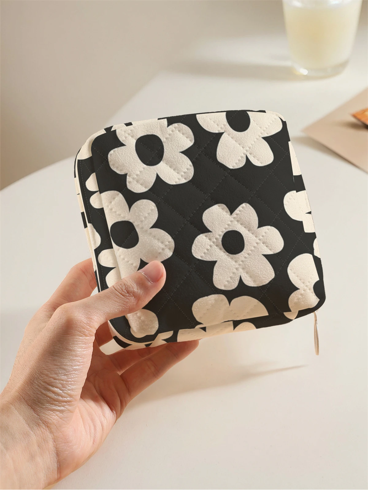 1 portable sanitary napkin storage bag, featuring floral patterns and diamond mesh material, lightweight women's tissue bag