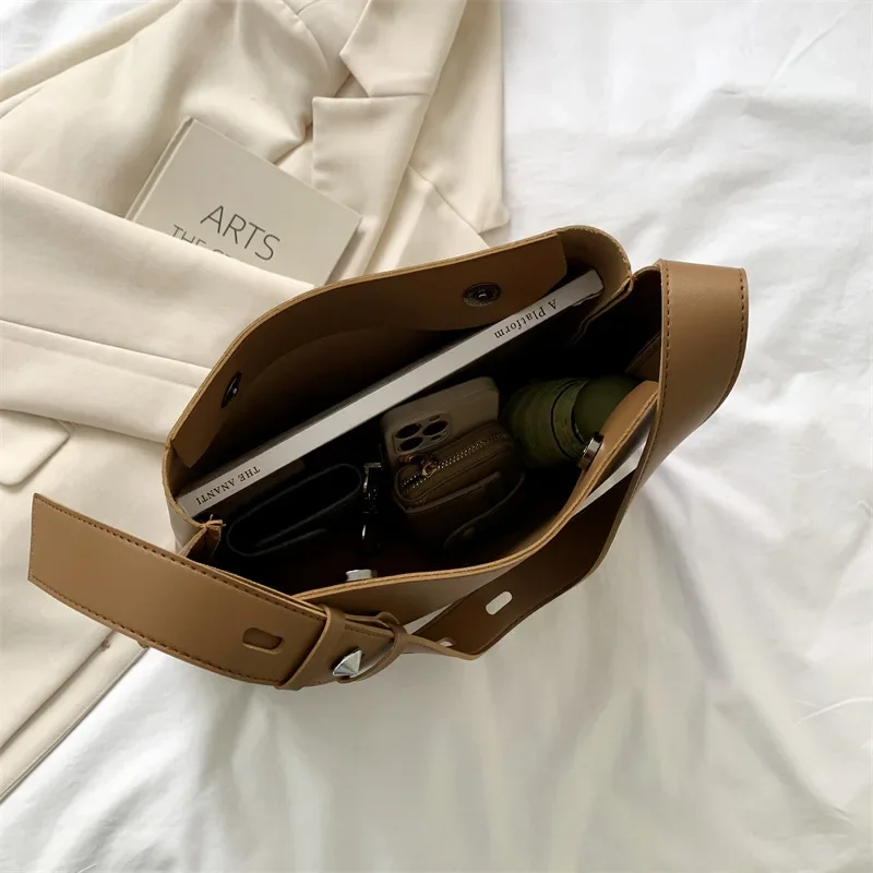 Fashion Leather Tote Bag for Women 2026 Trends Female Simple Large High Capacity Shoulder Side Bag Handbags and Purses Women Bag