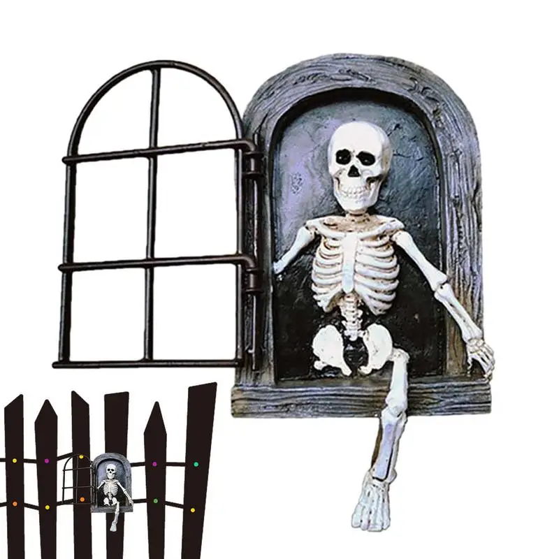 

Skull Out The Door Tree Hugger Spooky Resin Skeleton Tree Trunk Decor Funny Garden Tree Decoration Halloween Skull Decorations
