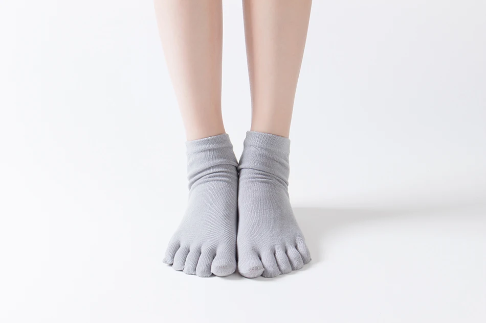 WOSWEIR 1 Pair Women Sports Yoga Socks Five Finger Slipper Anti Slip Lady Pilates Ballet Heel Professional Dance Protector 7 S18698dcc7742499d8bfcd96fefecd46bJ