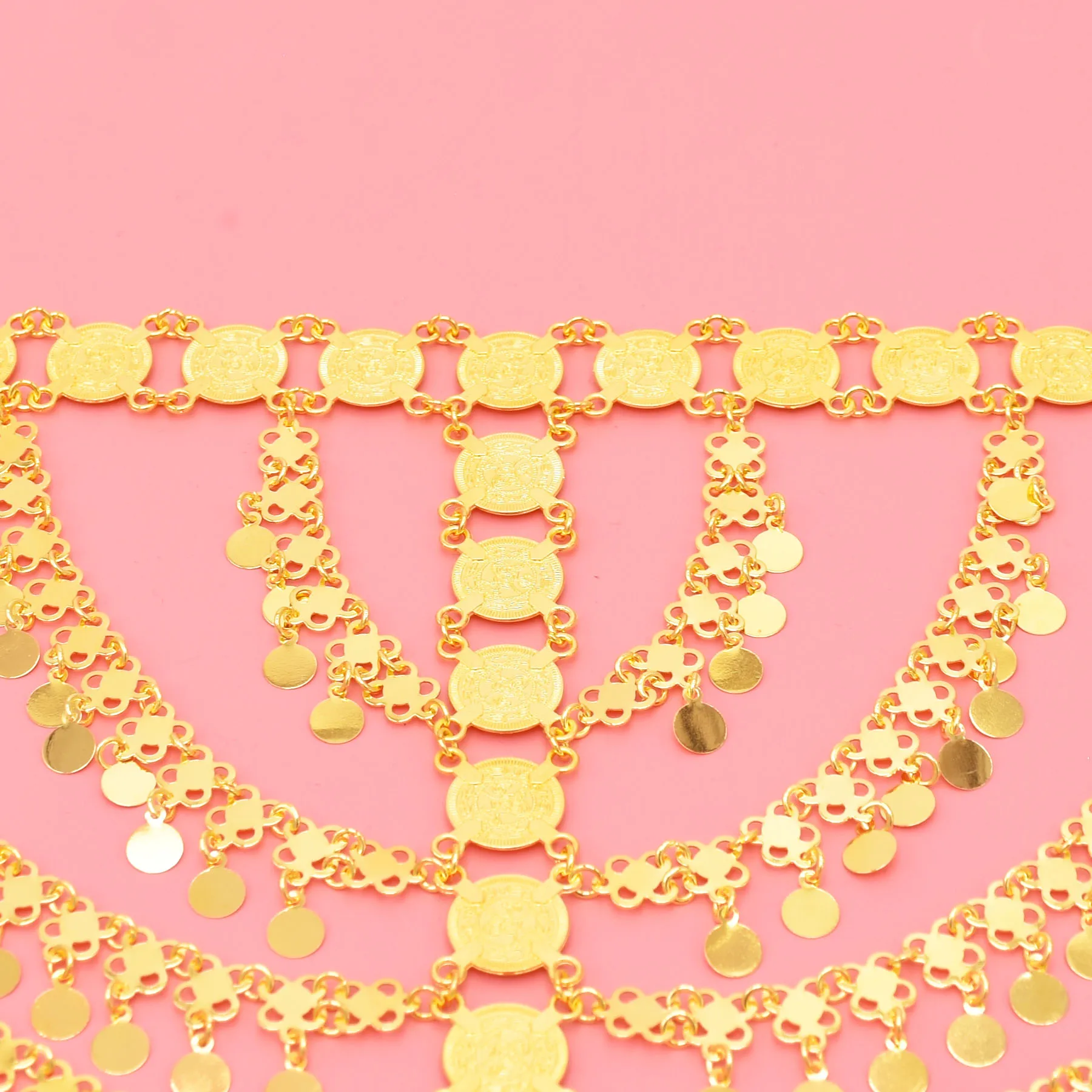 غطاء شعر ذهبي متعدد الطبقات بتصميم شرقي فاخر