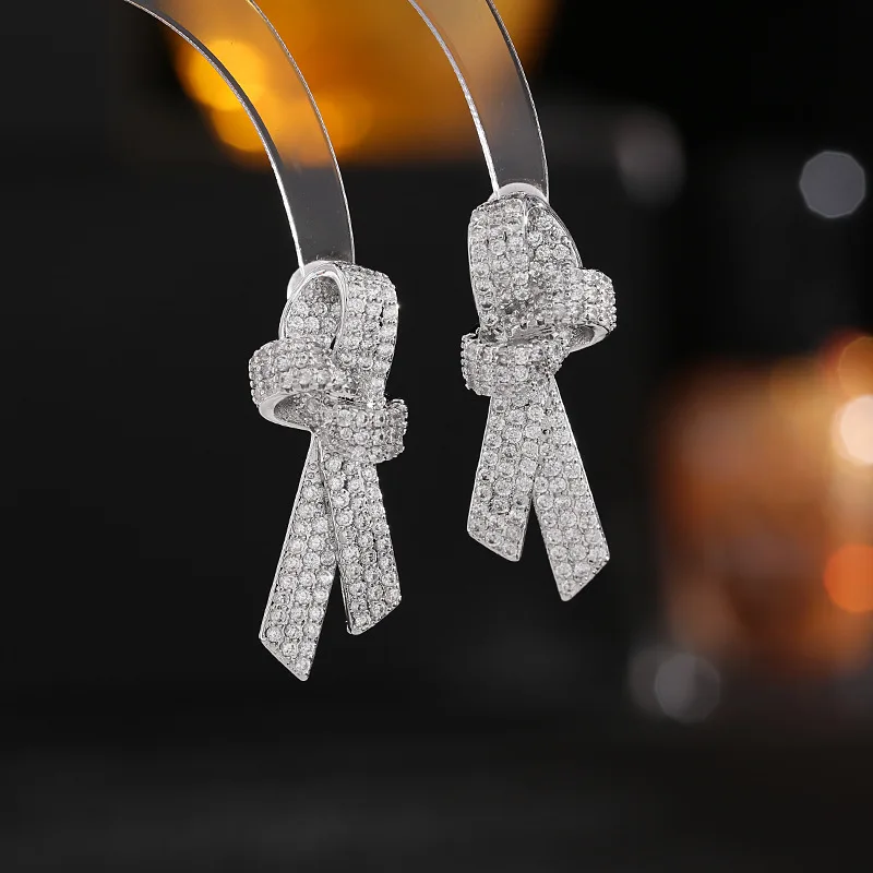 

Luxury Personality Cubic Zirconia Twisted Dangle Drop Earrings for Women Korean Fashion Brand Wedding Party Banquet Jewelry Gift