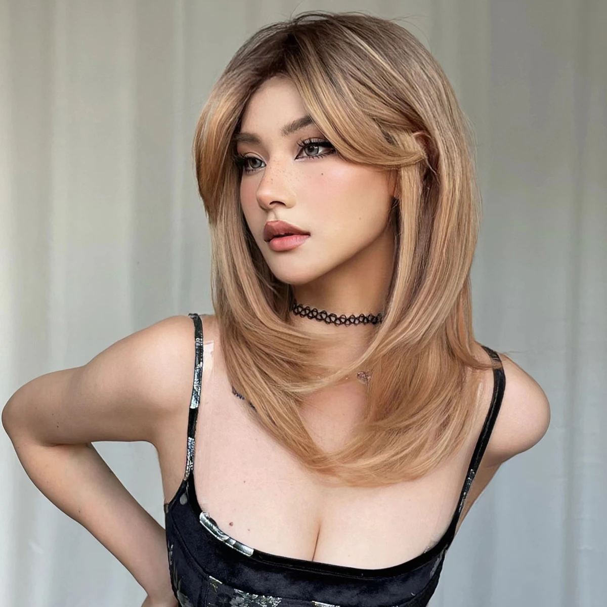 LOUIS FERRE Ombre Blonde Layered Synthetic Wig Straight Medium Length Brown Wig With Bangs for Women Cosplay Natural Hair Wig