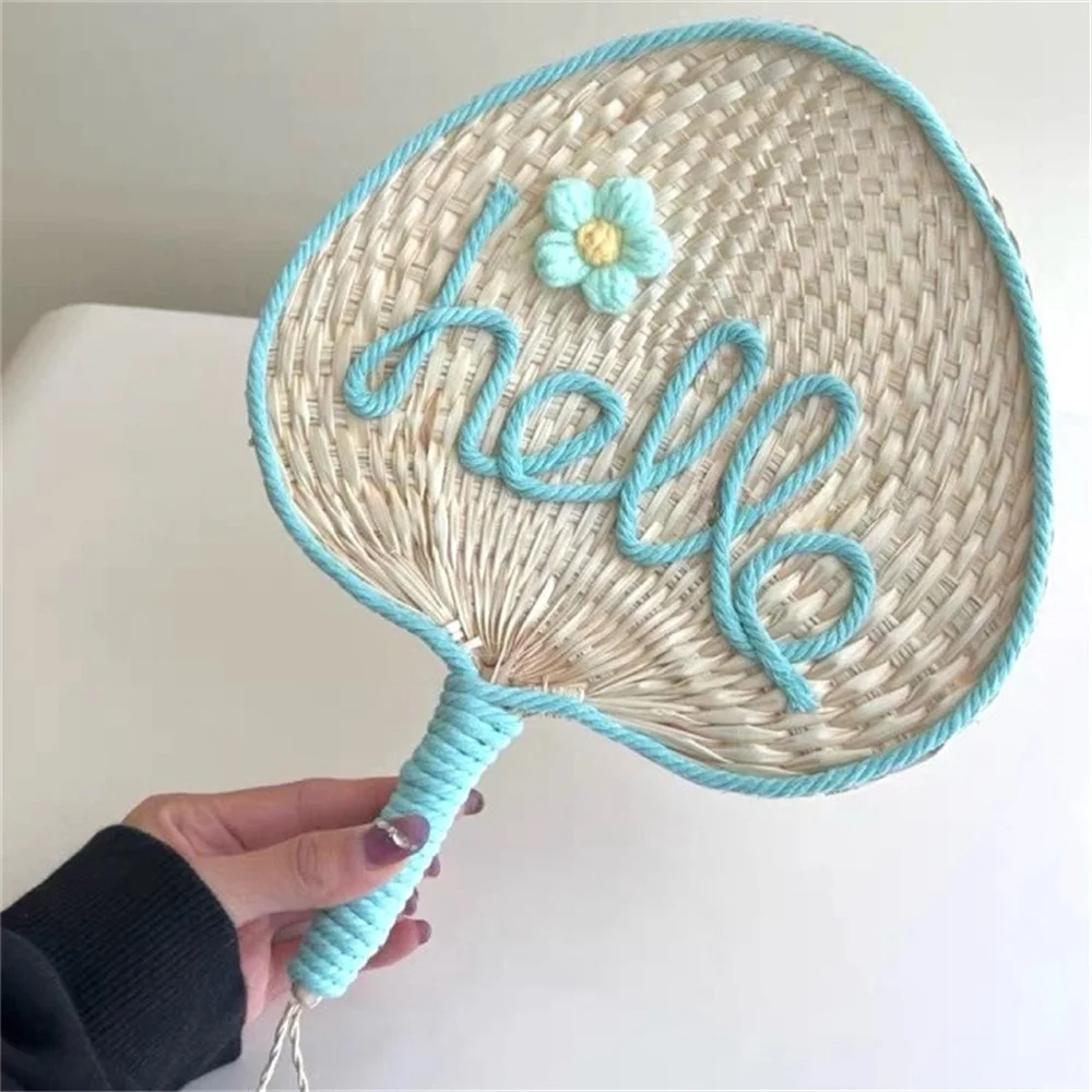 1Pcs Handwoven Straw Cute Summer Fan Embroidery Vintage Design Natural Material Eco-Friendly Gift Travel Hand-cranked Fan