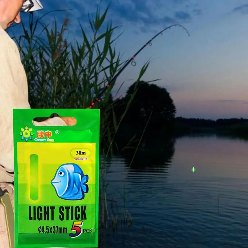 Éclairez vos fêtes avec le bâton de lumière froide vert Atomik