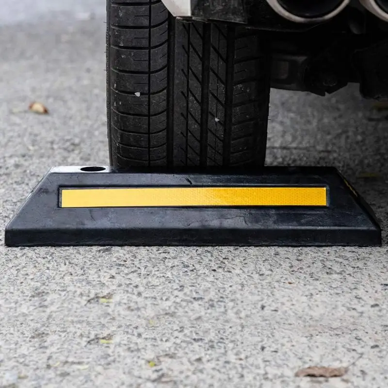 Set 8 Fermaruota In PVC 57 Cm Con Strisce Riflettenti Gialle, Blocchi Parcheggio Con Viti E Tasselli, Per Garage E Aree Esterne, Antitrauma - 5
