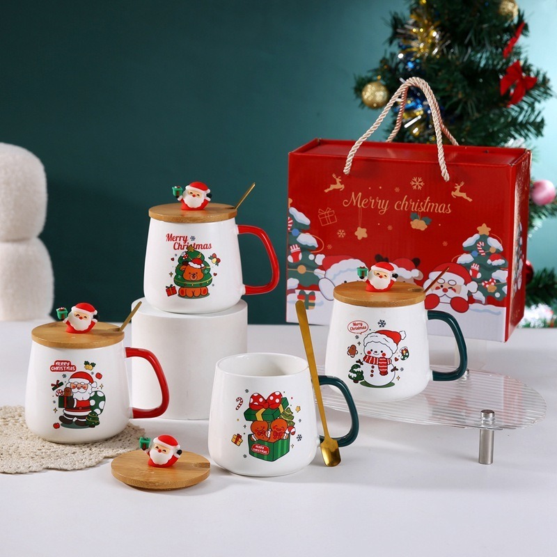 Creative and cute Christmas gift mug with lid spoon high-value Santa Claus ceramic cup souvenir