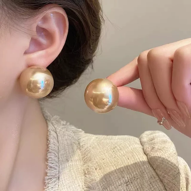 New Large Round Pearl Earrings French High-End Feeling Light Luxury Earrings Fashion Single Item Women's Wedding Jewelry Gifts