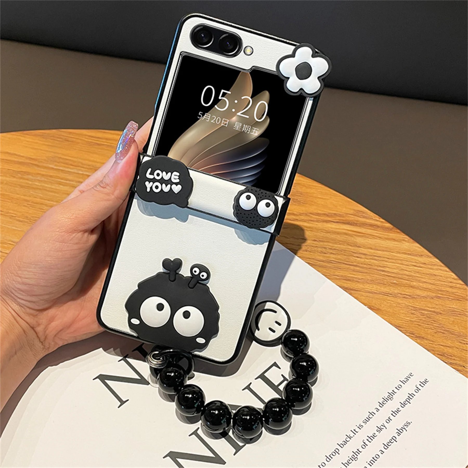 Custodia per telefono con catena a forma di braccialetto con perline a forma di fiore di carbone per Samsung Galaxy Z Flip 4 ZFlip5 Zflip 6 ZFlip3 con cerniera protettiva_voghion.com