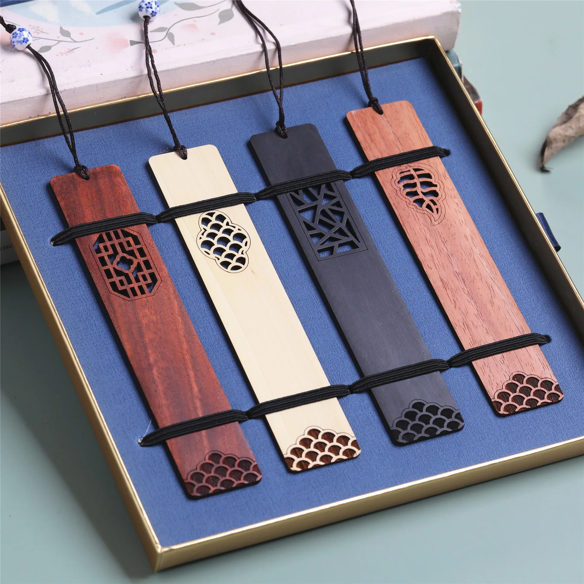 Chinese style wooden bookmark mahogany gift box suit window grilles window lattice carving hollow carved bookmark Wen Chu 1/4pcs wooden bookmark bookmarks stationery supplies