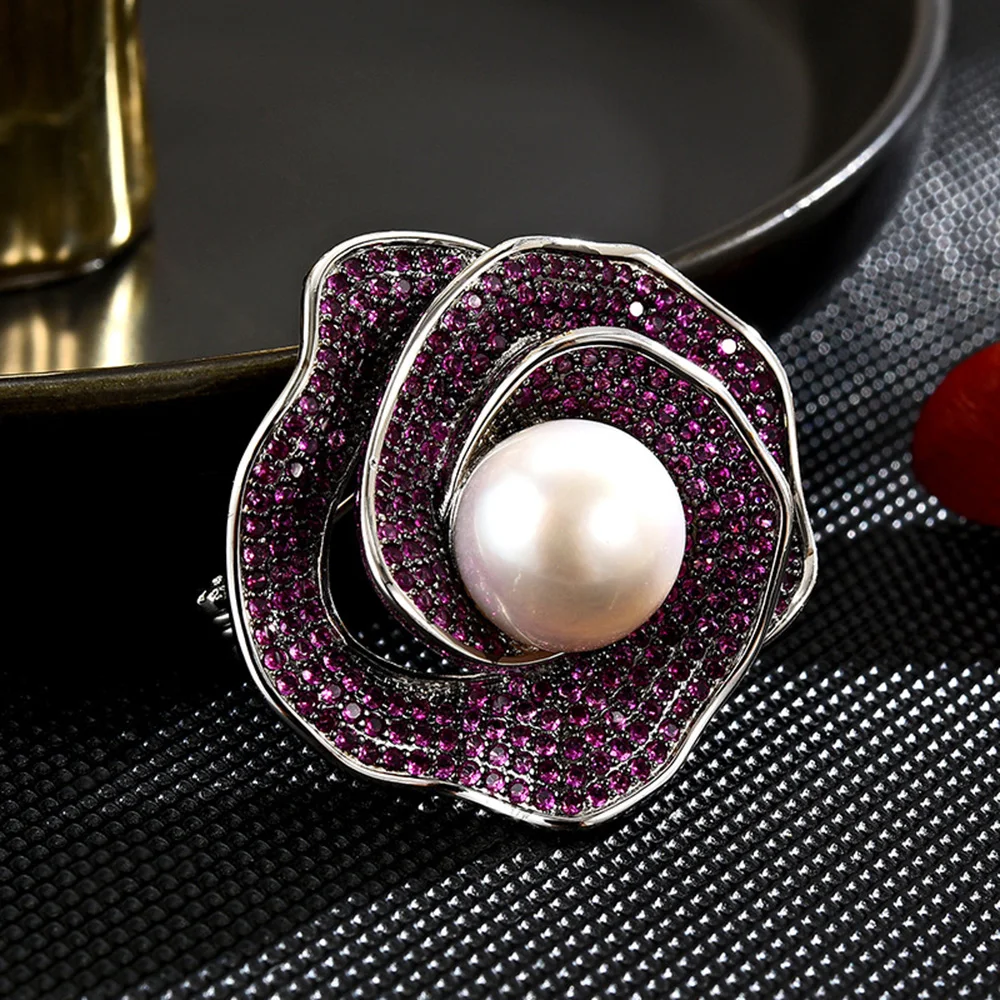 Women Elegant Lotus Full Crystal Pearl Flower Badges Pins Luxury Fashion Lady Plant Delicate Suit Office Brooches Corsage