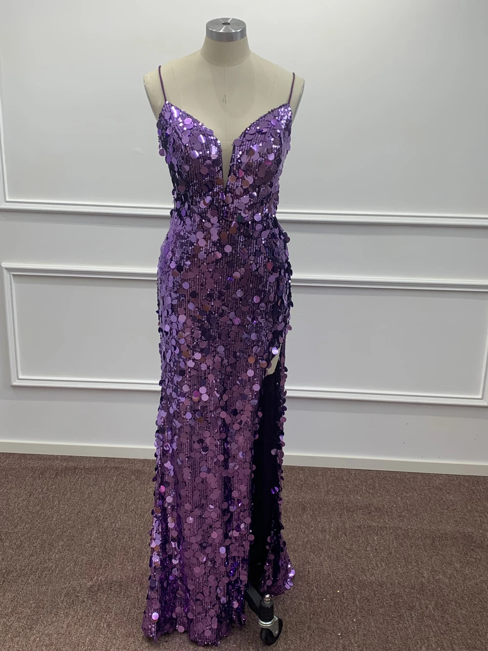 

Mermaid Sexy High Slit Backless Evening Dresses V Neck Sparkly Purple Sequined Spaghetti Straps Prom Gowns Formal Party Vestidos