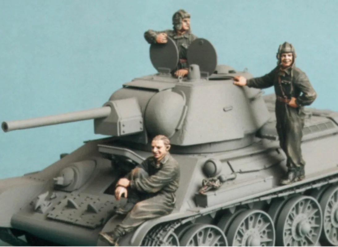 

1/35 Scale Resin Figure Assembly Model Kit Soviet Tank Soldier 1943-54 Summer Miniature Unassembled and Unpainted Free Shipping